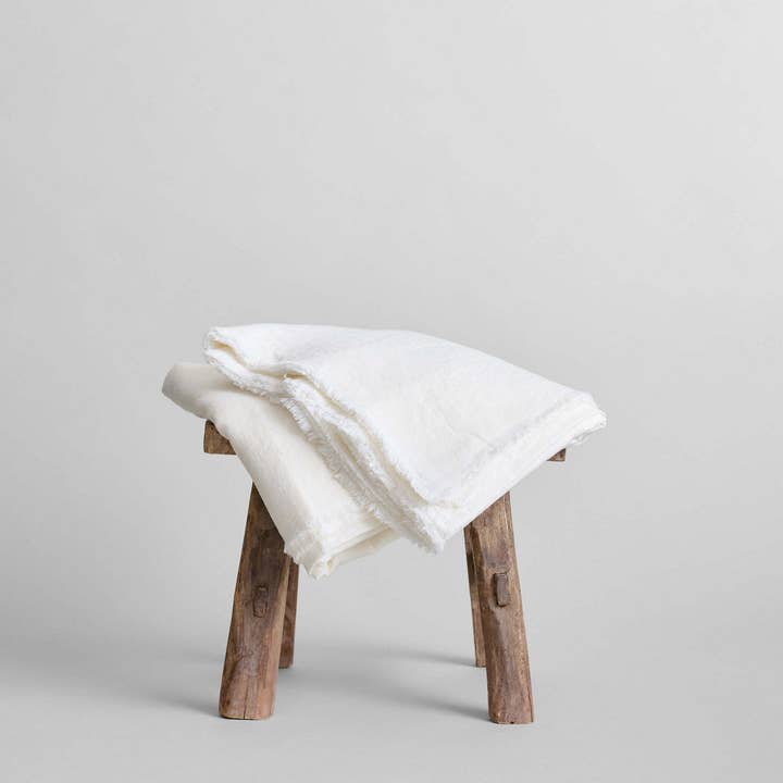Bloomist - Wholesale Tablecloth - Fringed Linen Tablecloth