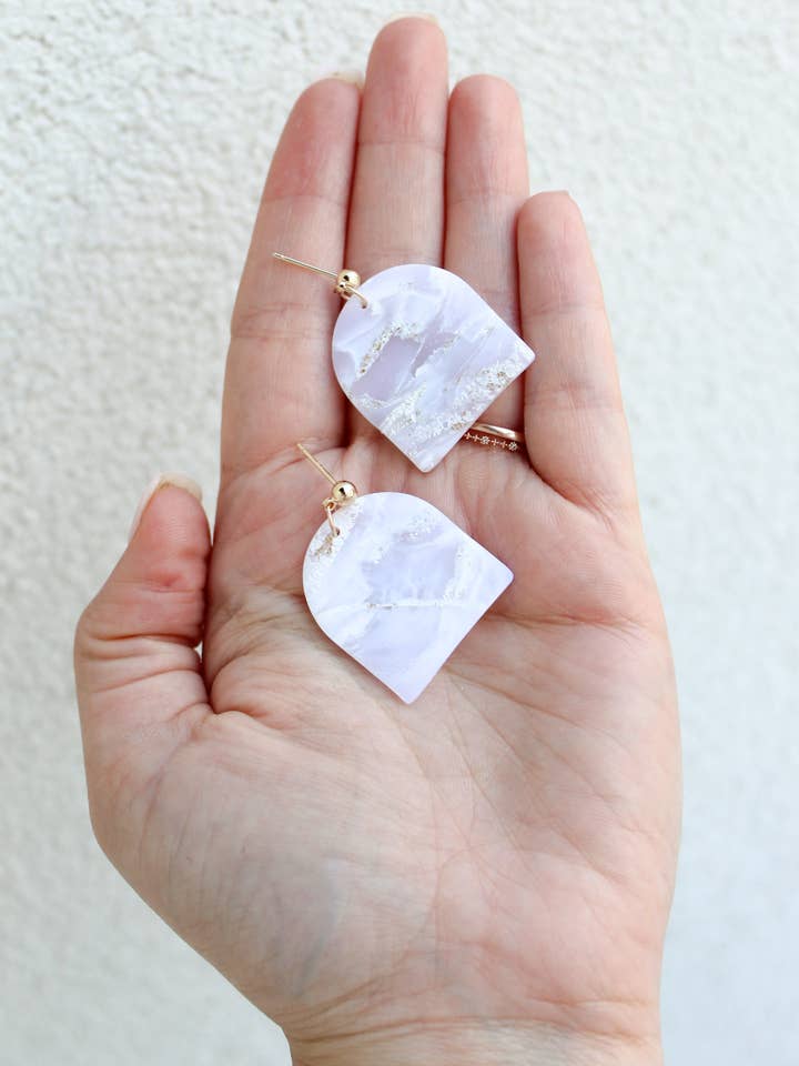 Ella örhängen för wholesale av Hunny Bean Clay