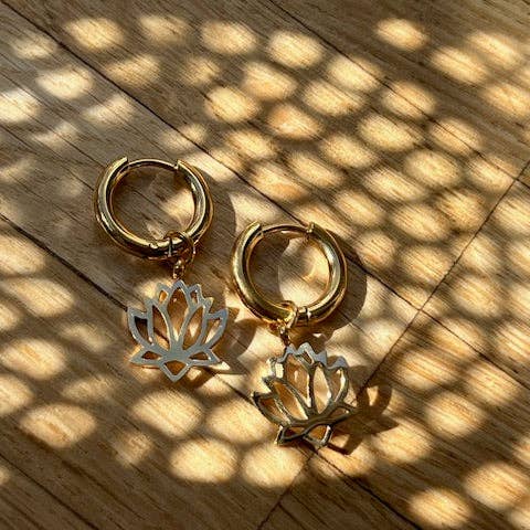 Mein Mantra - Wholesale Hoop Earrings - Hoop - Earrings with Lotus Flower1
