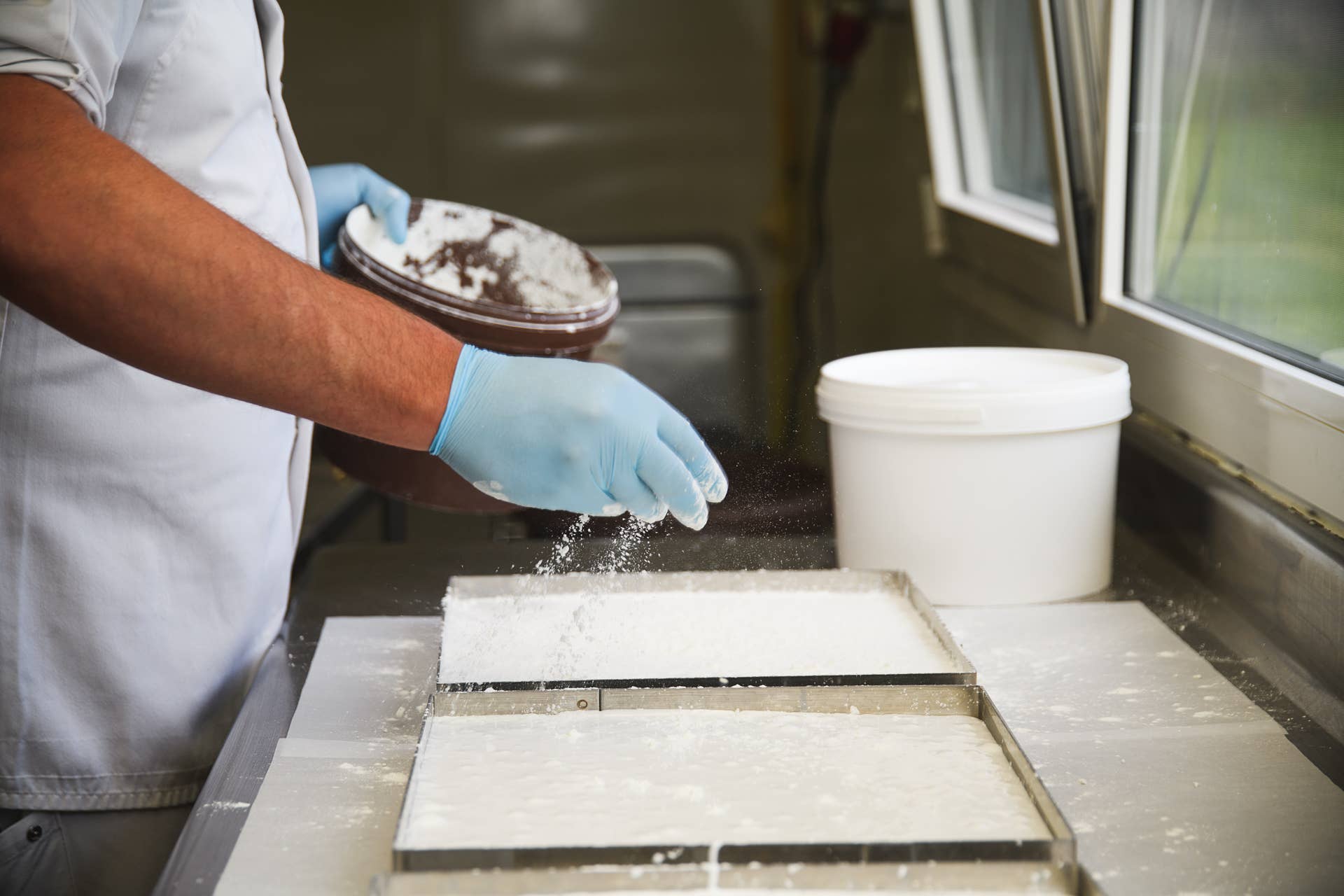 Royale Normande Chocolaterie – wholesale Chokladtäckta godisar – Hemgjorda marshmallows täckta med mjölkchoklad, 100 g påse3