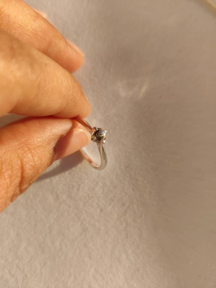 BAGUE DE PROMESSE EN MORGANITE pour la vente par The Diamond Setter