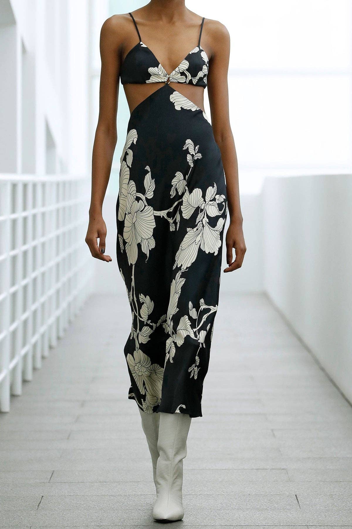 eikō ai – wholesale Dress – Women's – Musk Floral Dress - Black