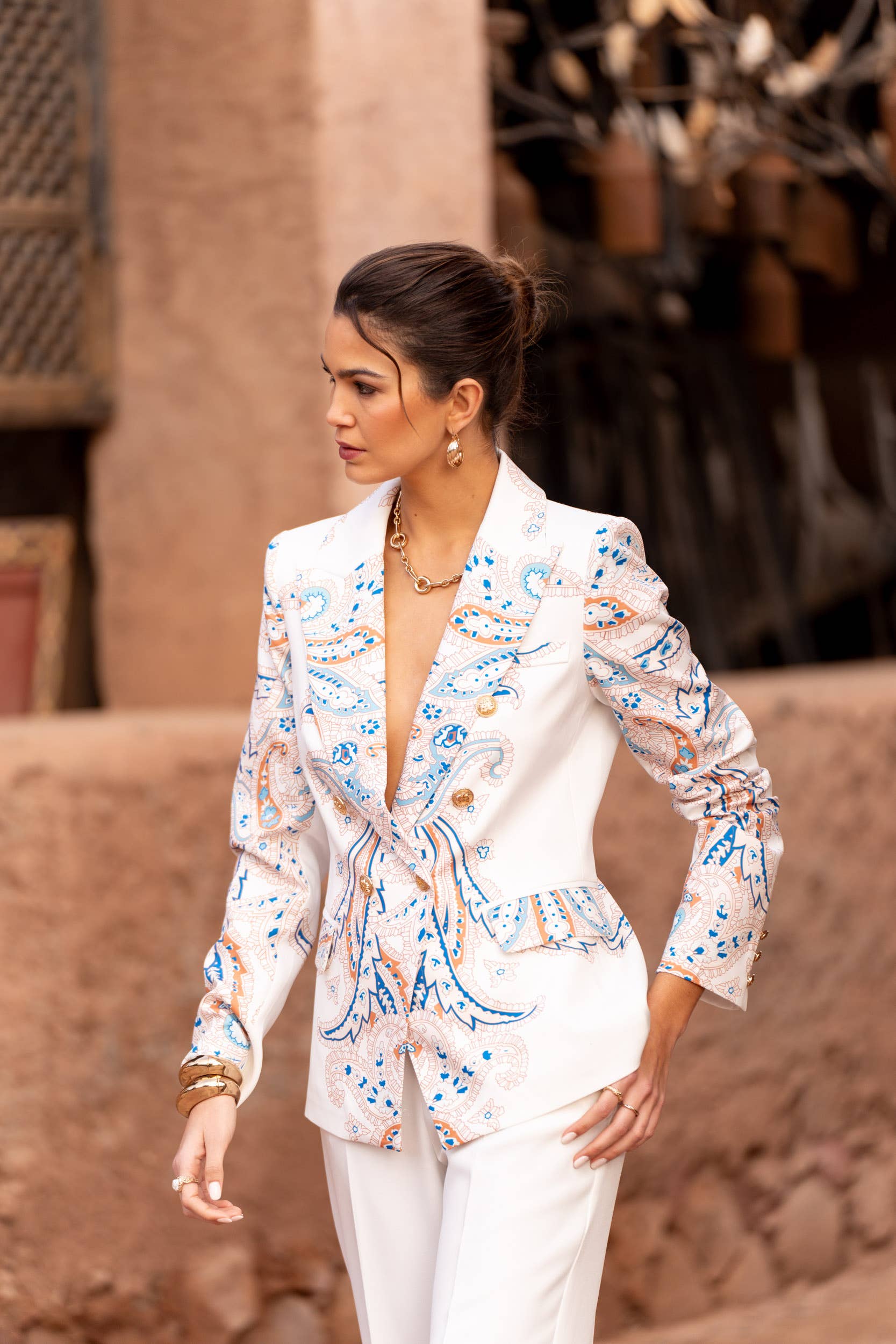 Attentif Paris - Wholesale Blazer - Women's - White printed blazer with blue and camel patterns3