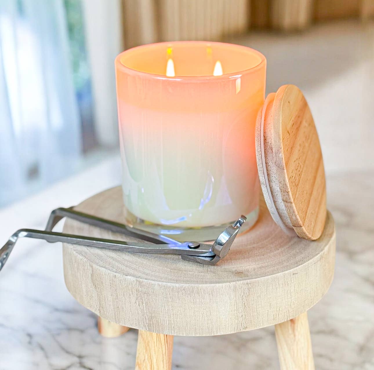 Spirit Glow Home & Body Essentials – wholesale Jar/filled candle – Cotton & Amber- 11oz. Iridescent White Glass Soy Wax Candle 3