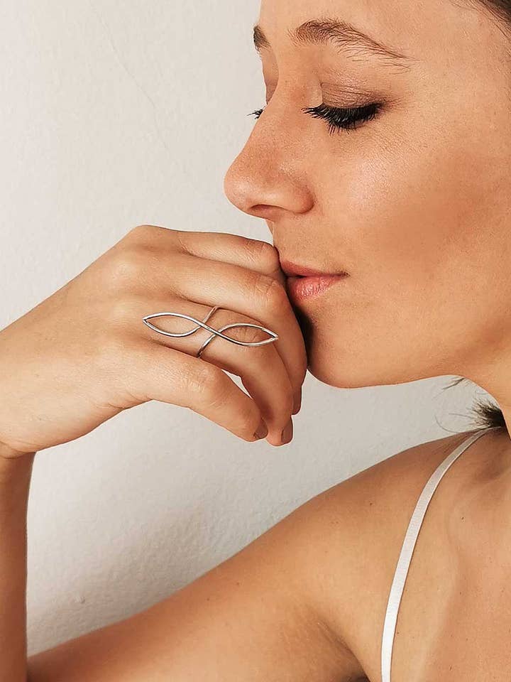 ANILLO LARGO SCRIBBLES para venta al por mayor de Jewelry by Moette