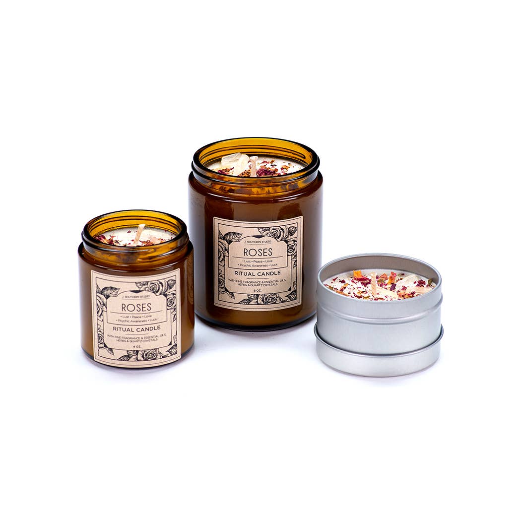 J. Southern Studio - Vente Bougies de voyage - Bougie rituelle Travel Tin Roses avec cristaux et huiles essentielles, 4 oz2