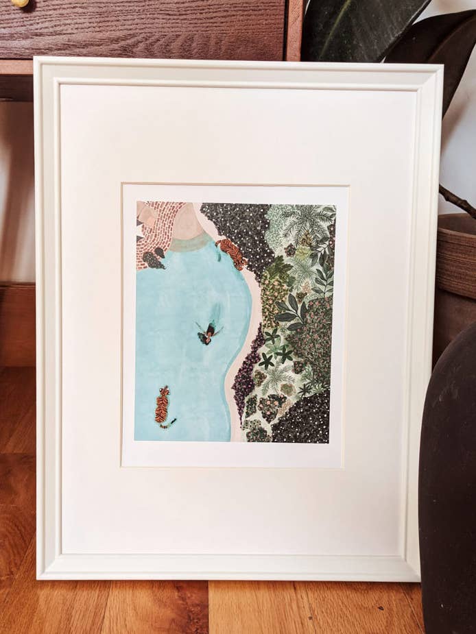 Natación con Tigres Impresión Wall Art Ilustración para venta al por mayor de Mimi & August