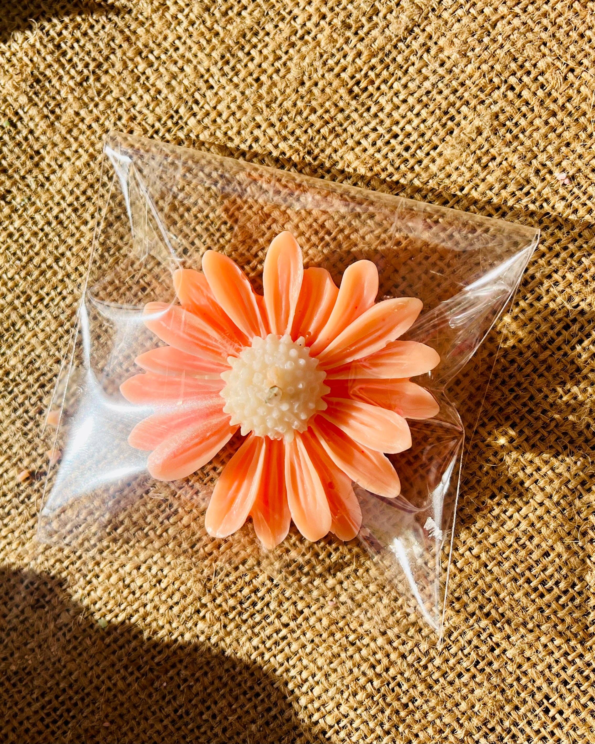 Kourage & co - Vente Bougies originales - Bougie fleur de marguerite en cire de soja3