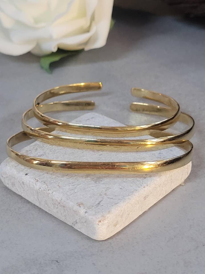 Simple brass bangles / Set of three bracelets for wholesale by Laboheme