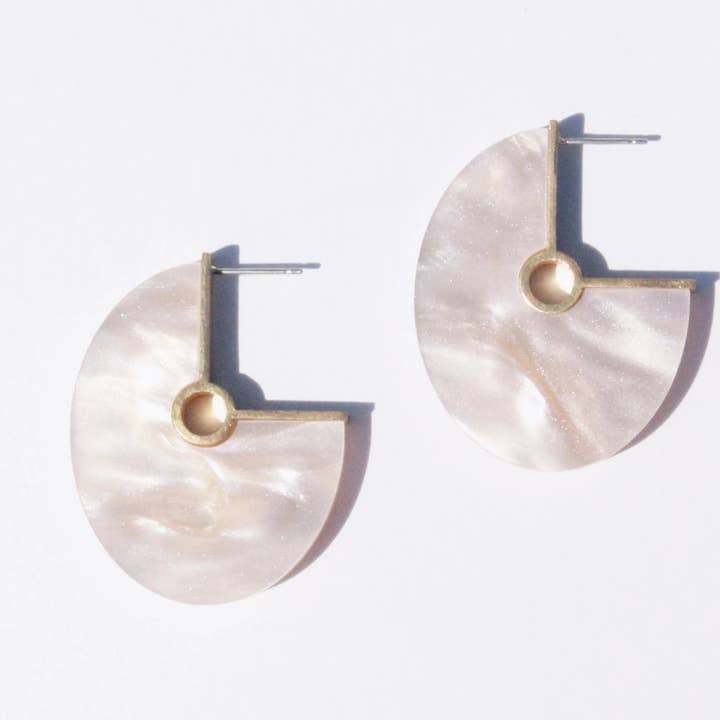 Ovale Ohrringe für den Großhandel von Metalepsis Projects