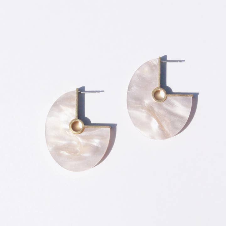 Ovale Ohrringe für den Großhandel von Metalepsis Projects