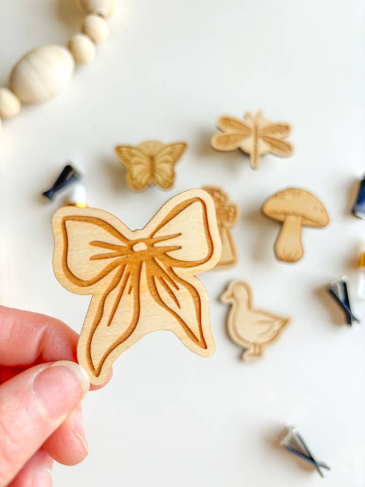 French Bow Vent Clip Diffuser for wholesale by Ruth Artistry & Decor LLC