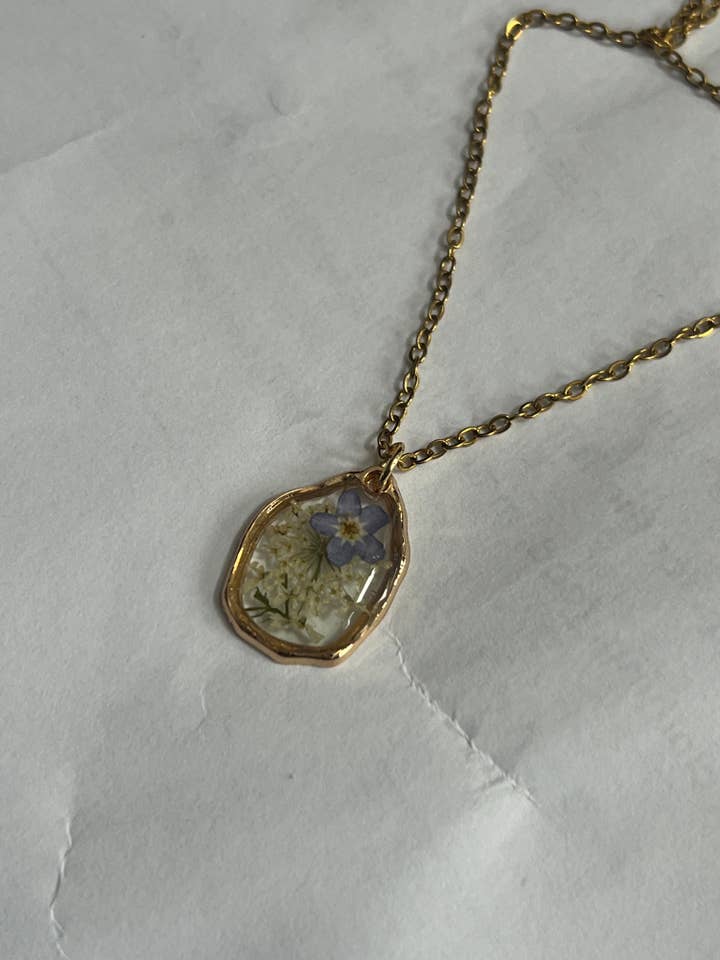 Vergissmeinnicht-Blumenkette für den Großhandel von Bare Bones Jewelry London