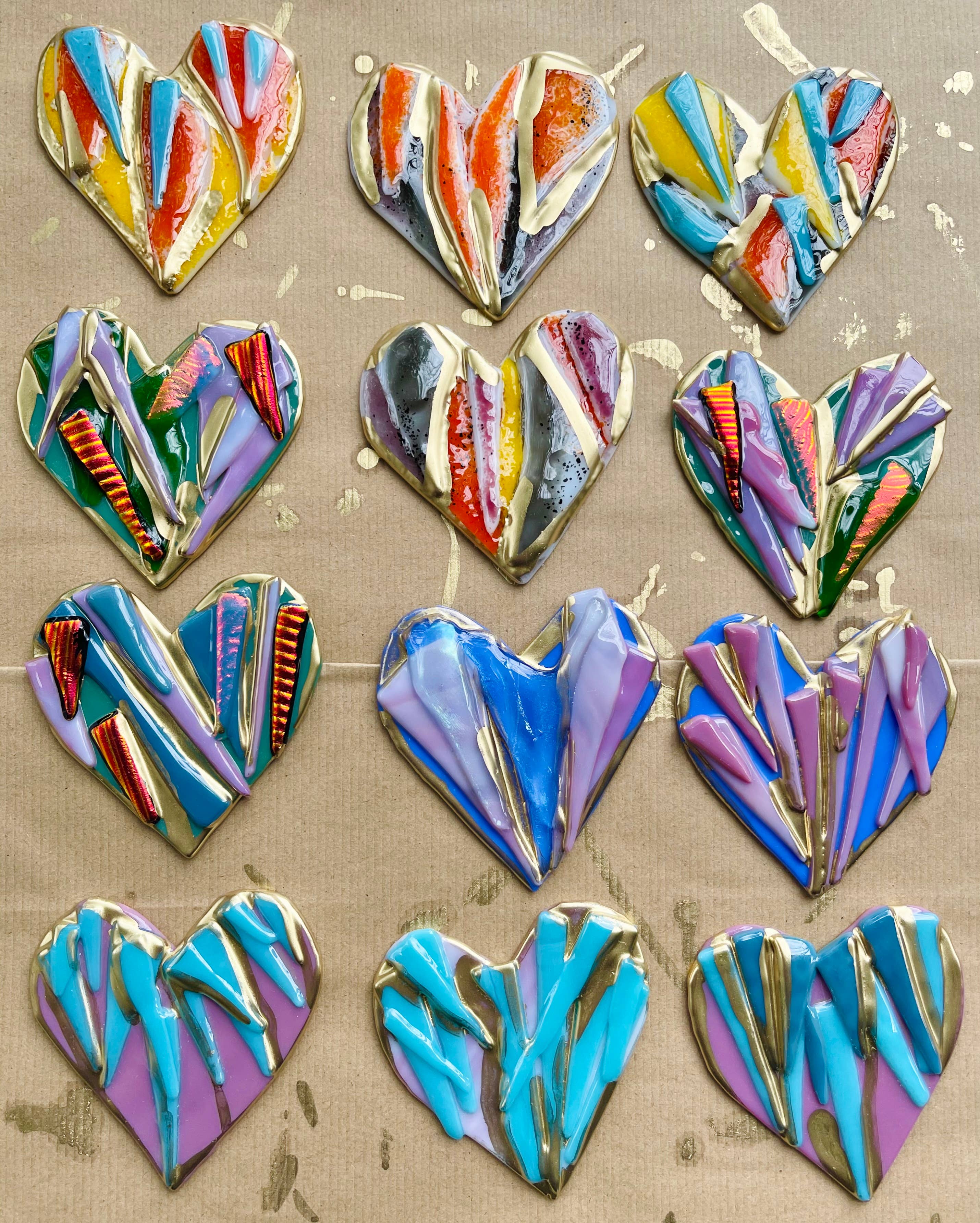 Atelier Glass Studio – Engroshandel Pynt – 4,5" Glas Graffiti Hjerte - Assort - Ornament - Valentinsdag6