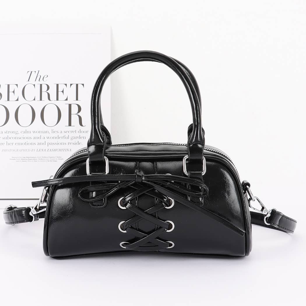 3AM BY H&D ACCESSORIES – Engroshandel Taske med håndtag – til kvinder – Bowlingtaske i vegansk læder med snørelukning2