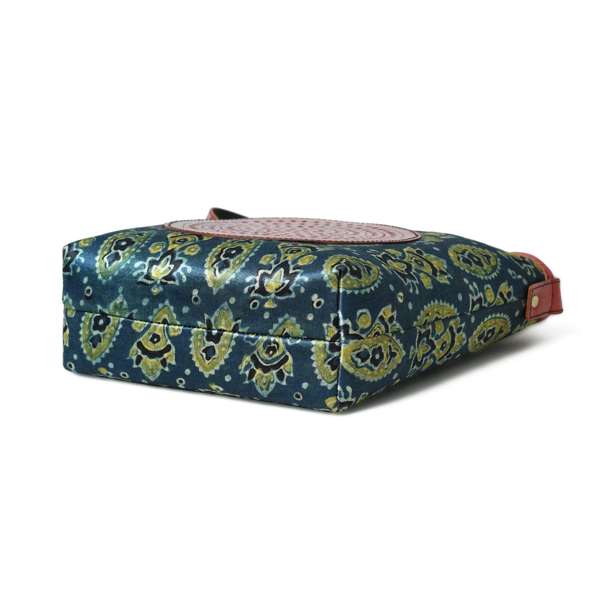 Classy Leather Bags – wholesale Tote bag – Women's – Heritage Ajrakh Leather Tote Bag7