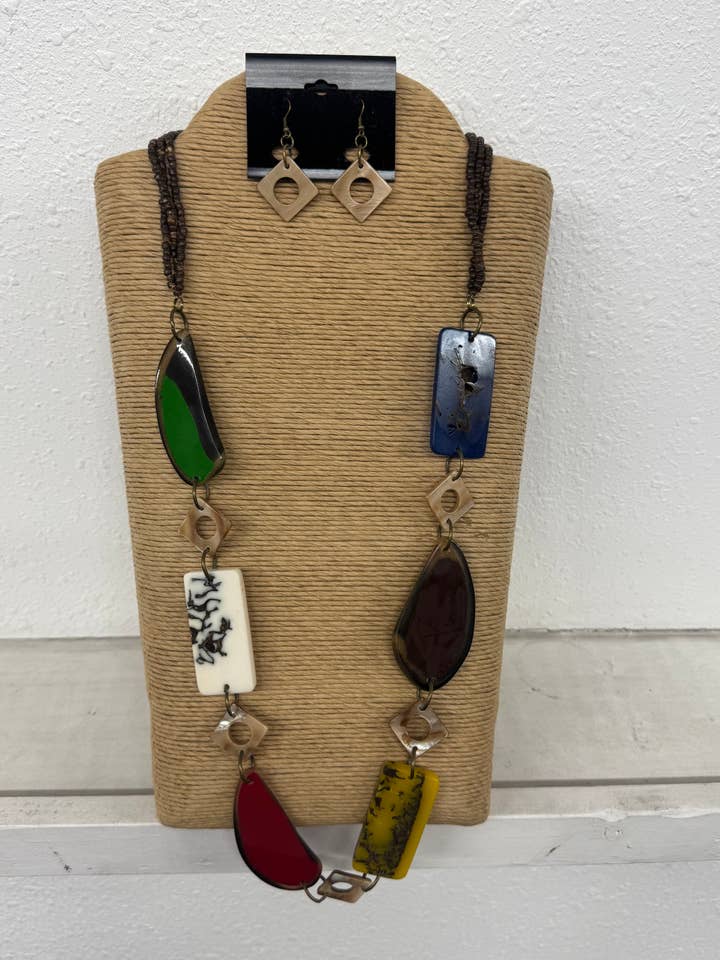 3 STRANDS BROWN WITH MULTI COLOR ASSORTED SHELLS SHAPE NECKL for wholesale by International Duru's