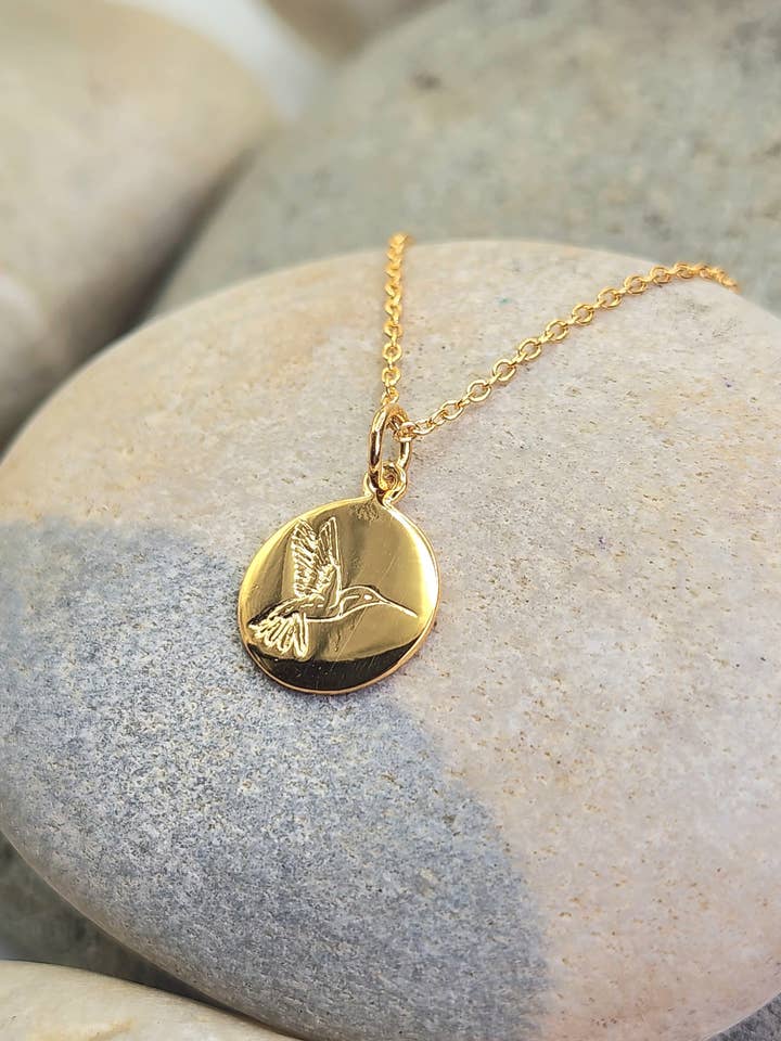 Kolibriketting in goud voor wholesale door Heart and Lotus Sterling Silver Jewelry