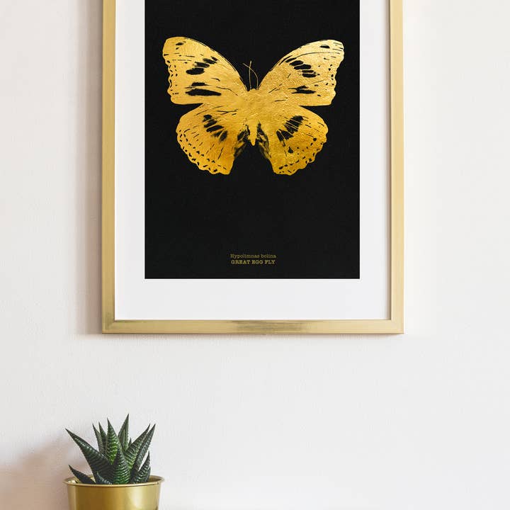 Große Eierfliege mit Goldfolie und Schmetterlingsdruck für den Großhandel von Ren Butler Design
