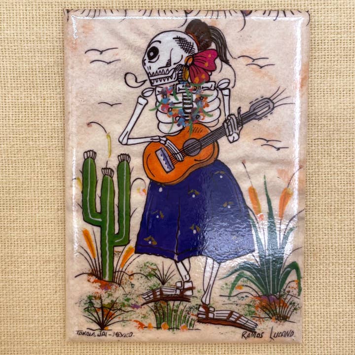 Ramos Guitar Girl Magnet, USA for wholesale by Tesoros Trading Company