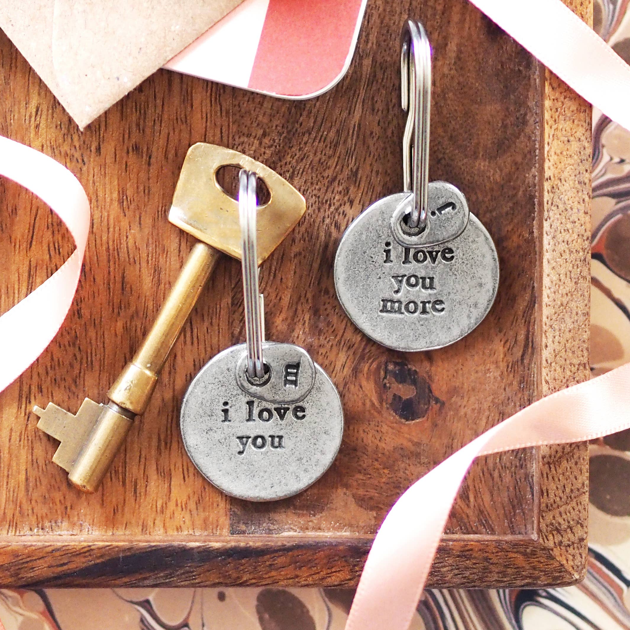 Kutuu - Wholesale Keychain - Unisex - 'I Love You'/'I Love You More' Keyring1
