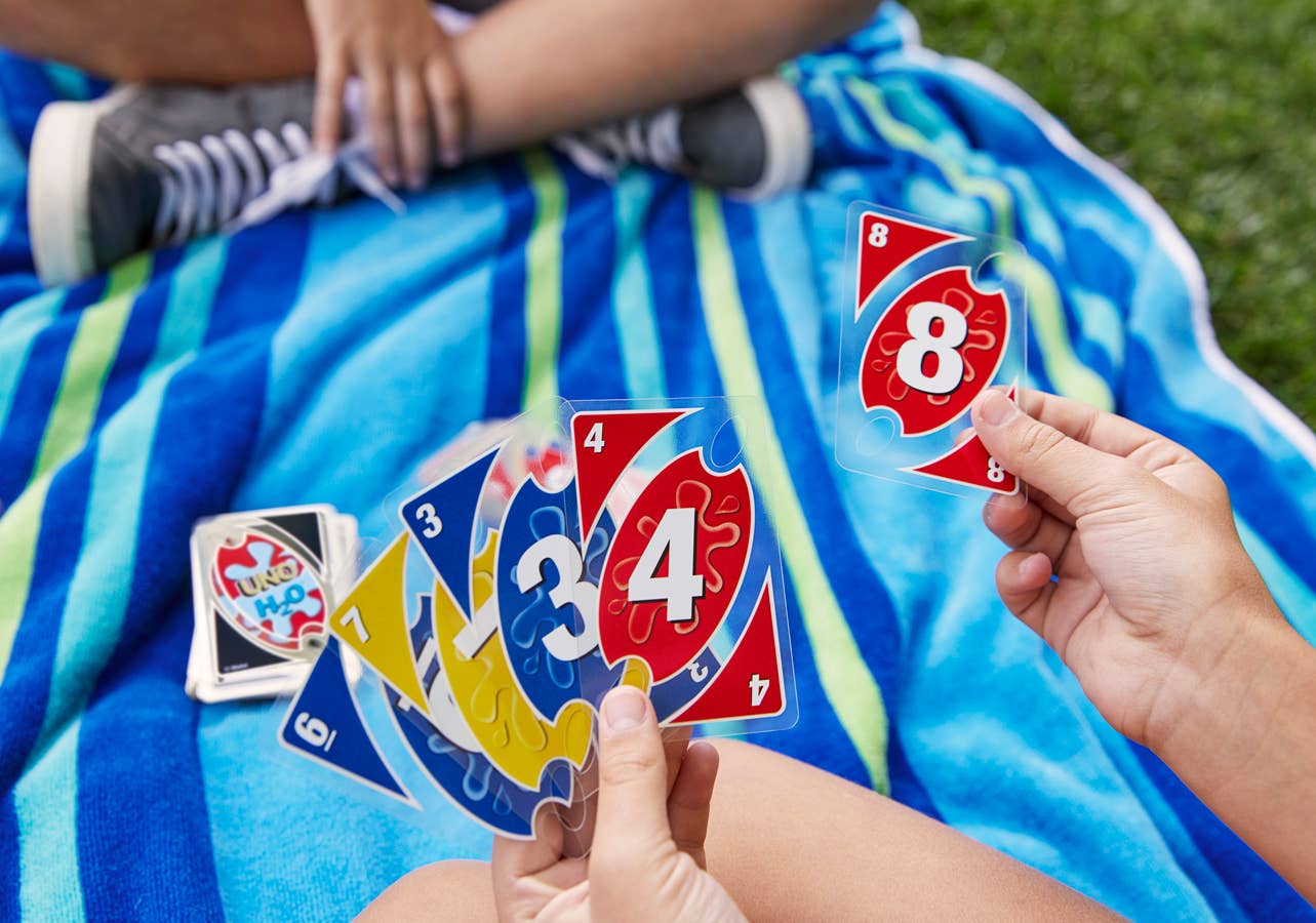 Variety Distributors - Wholesale Toy Set - Kids - UNO Splash Waterproof Card Game1