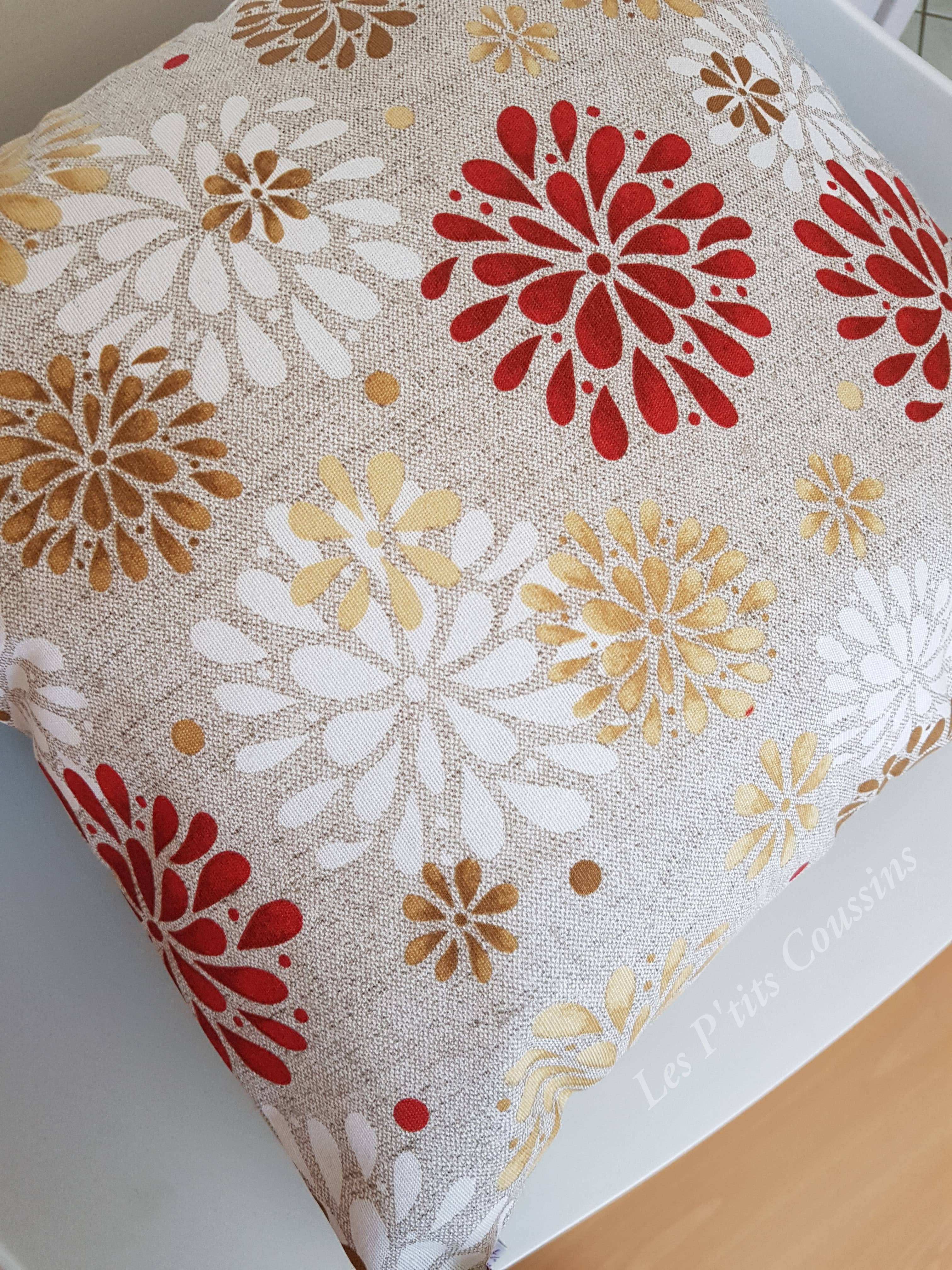 Les P'tits Coussins – wholesale Dekorativ kudde – Dekorativ kudde med rosetter och blommor6