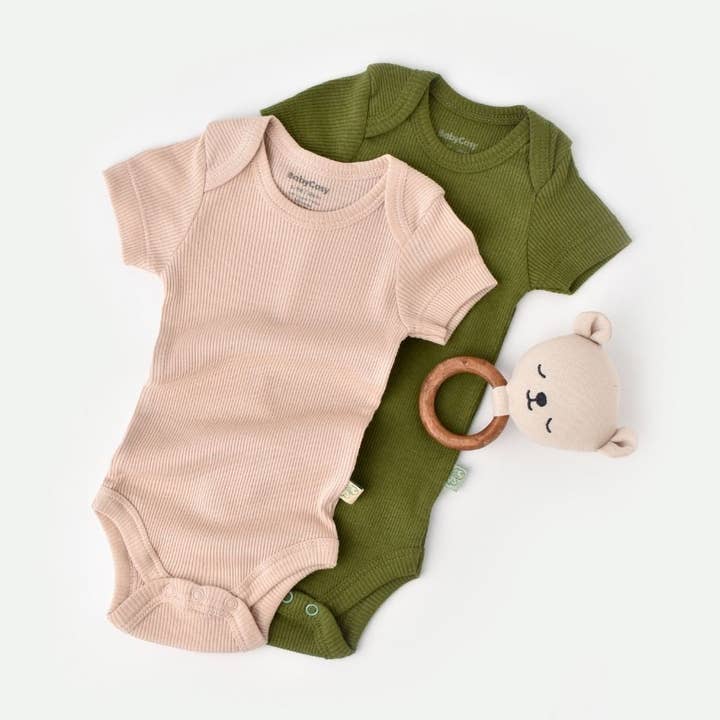 Pack med 2 kortærmede bodysuits i 50 % modal og 50 % økologisk bomuld for engroshandel hos BabyCosy Organic