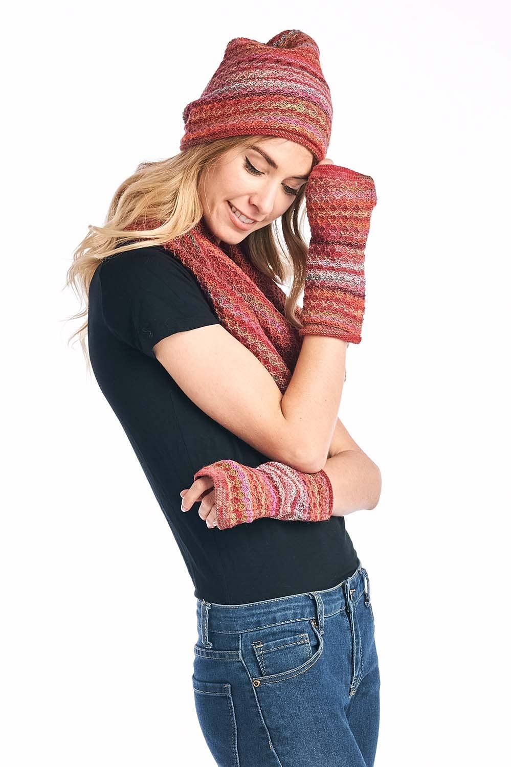 Shupaca Alpaca – wholesale Gloves – Women's – Alpaca Gloves - Printed - Saffron1