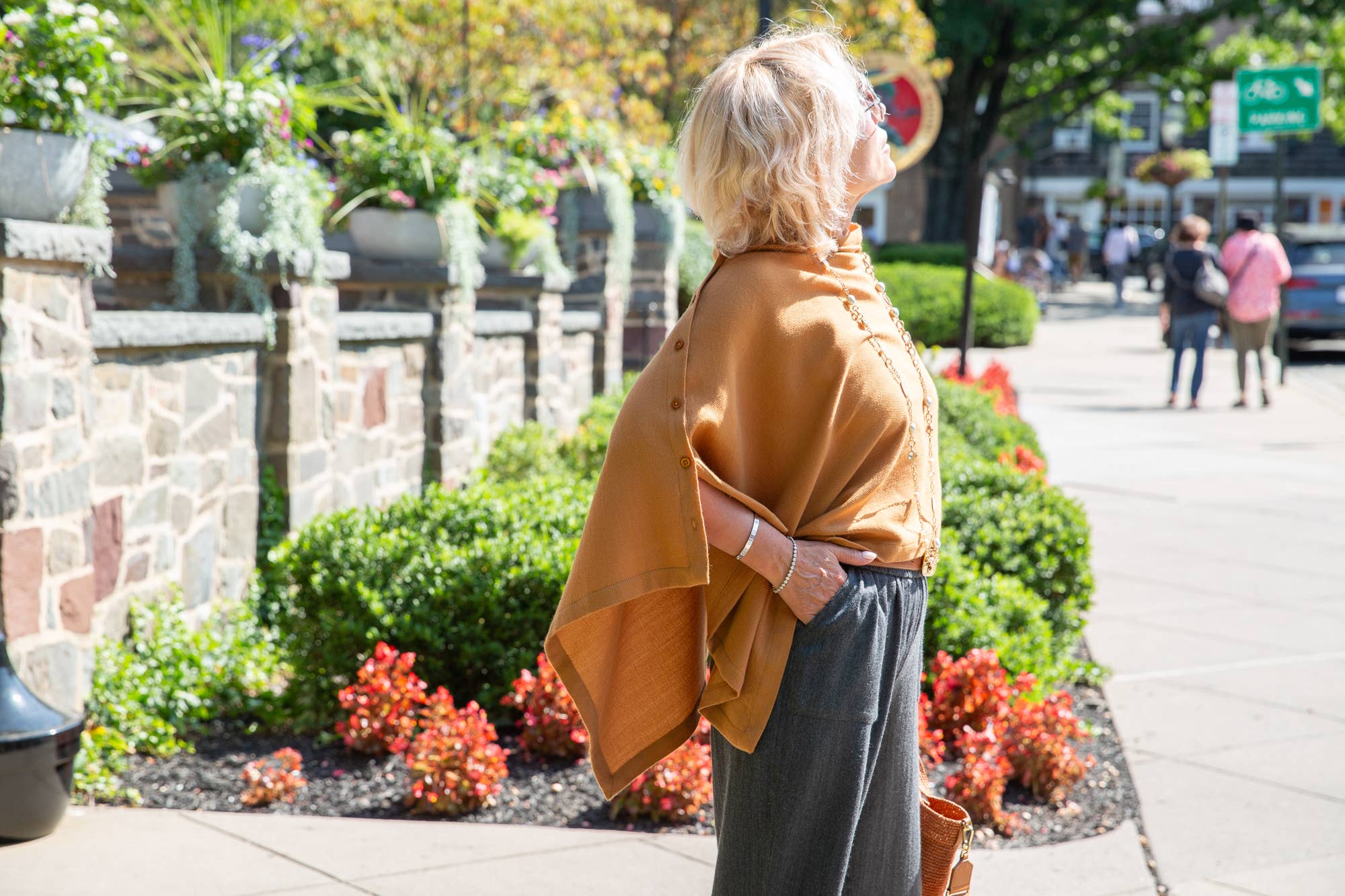 VIKOLINO - Wholesale Poncho - Women's - Merino Wool Poncho 9