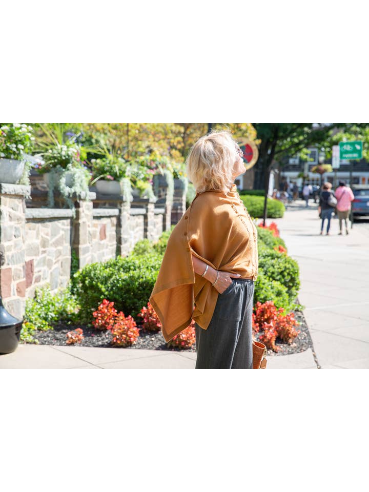 VIKOLINO - Wholesale Poncho - Women's - Merino Wool Poncho 9