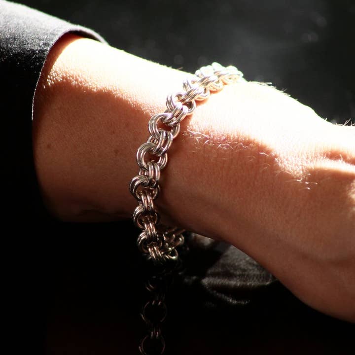 KALLIO armband med stora länkar i 925 silver, dubbelt L, Ø 1,5 cm för wholesale av Linkki Jewels