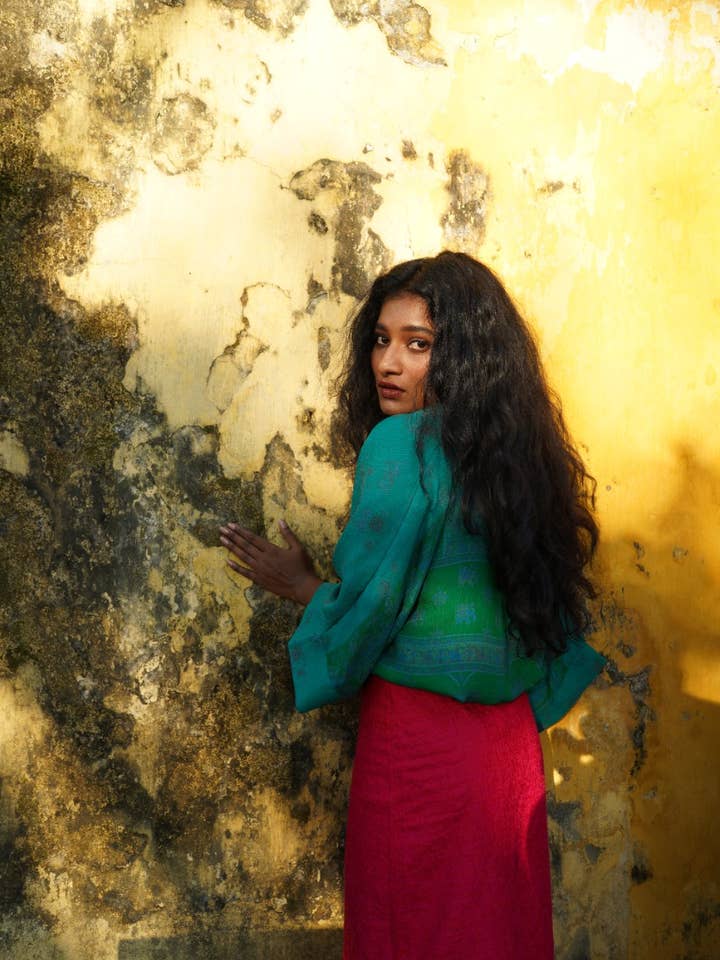 Annahmol - Wholesale Blouse - Women's - Vintage Silk Kimono Top: Free Size: BEST SELLERĀ : OOAK7