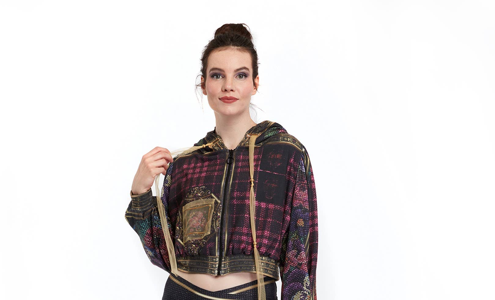 IPNG Design - Wholesale Hoodie - Women's - Hoodie Puff - Back to Black1