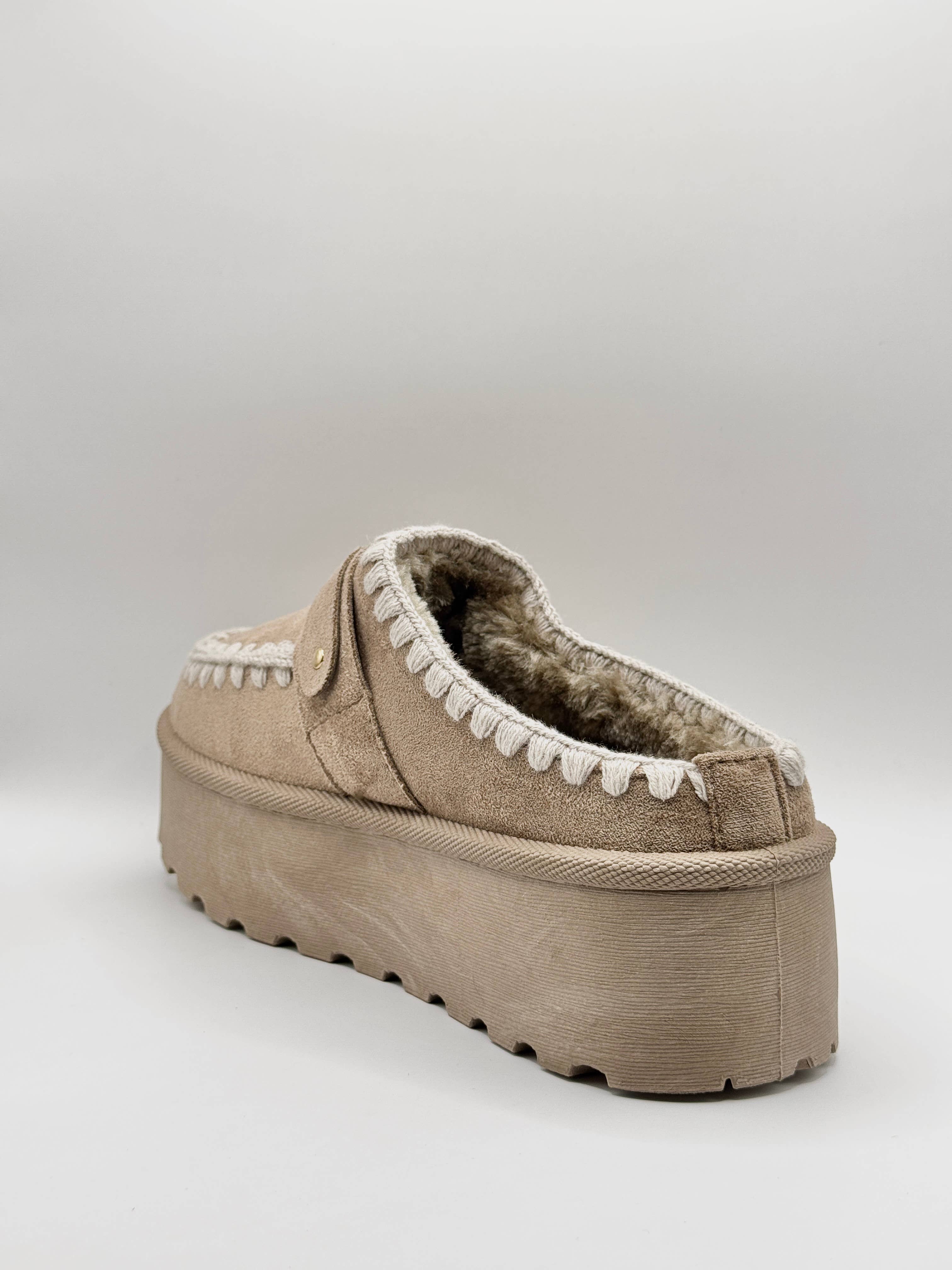 WILADY - Wholesale Clogs - Women's - Fur clogs and patterns15