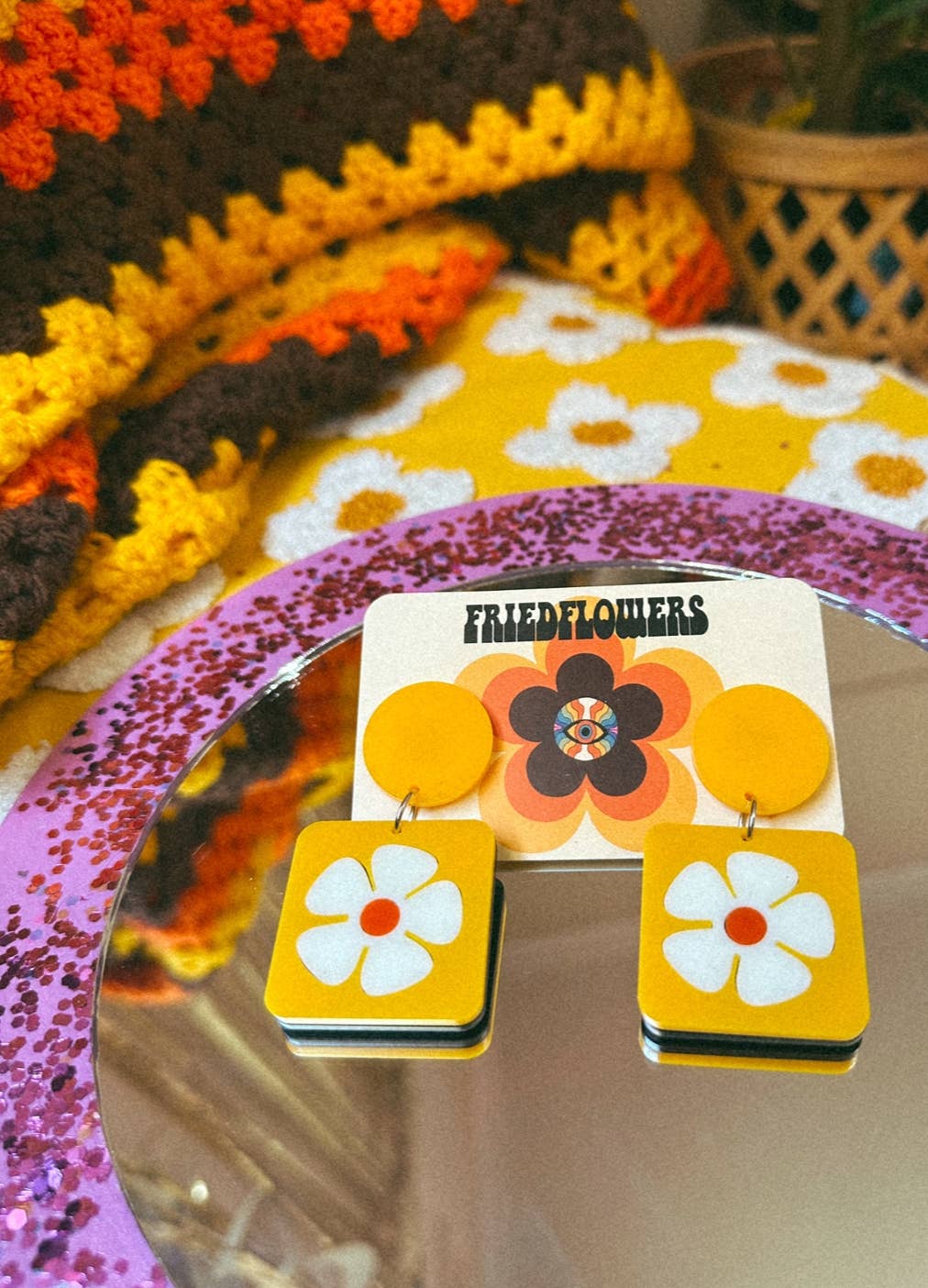 friedflowers - Venta al por mayor Pendientes colgantes - Pendientes con flores de inspiración retro de los años 70 de Little Layla2