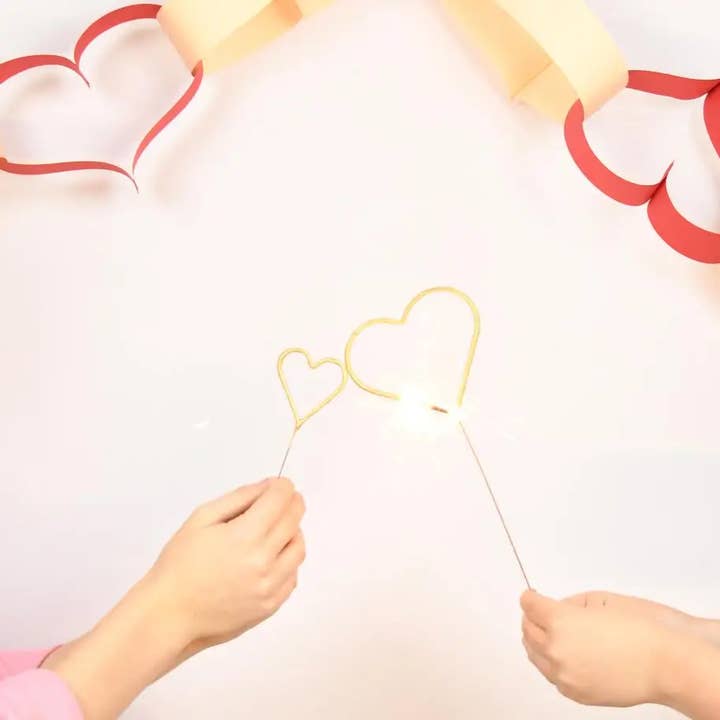 TOPS Malibu - Wholesale Sparkler - Mini 4" Red Heart Sparkler Wand Card - Celebrate