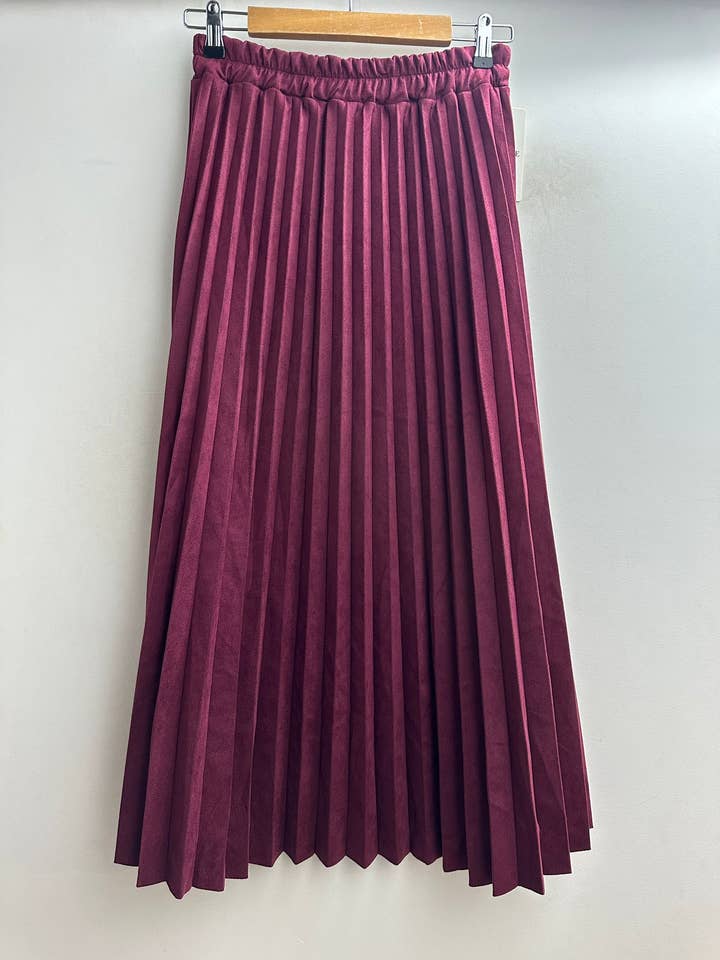 LORIANE - Wholesale Skirt - Women's - 10415 Long pleated suede skirt2