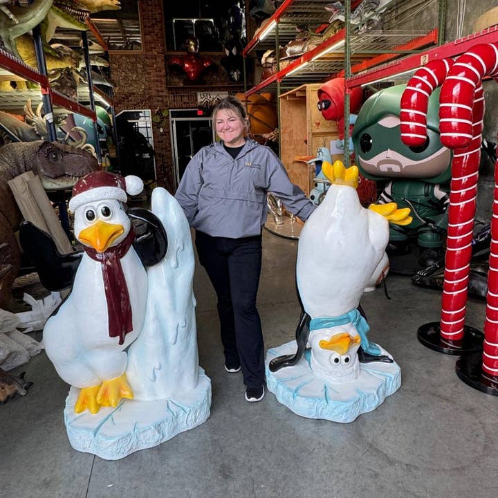 LM Treasures - Wholesale Decorative Figurine - Comic Upside Down Penguin Statue2