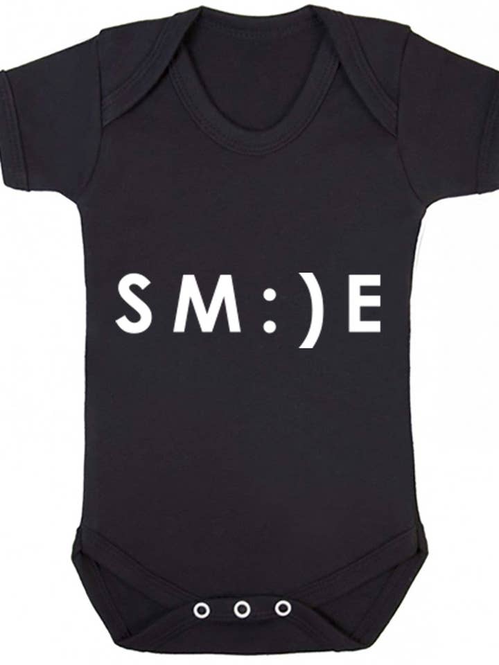 Gilet per neonati Smile Type Design K1221 per la vendita all'ingrosso da parte di Illustrated Identity