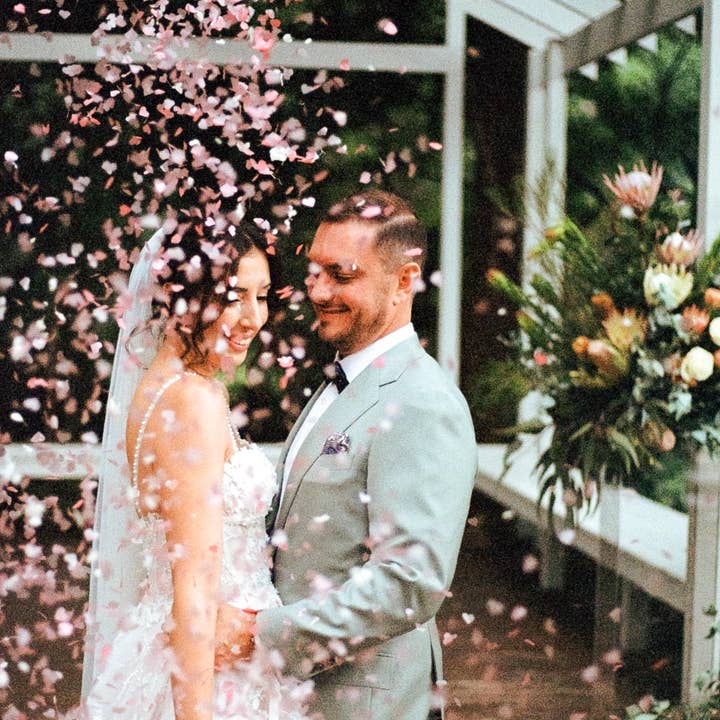 The Whole Bride - Wholesale Confetti - The Ultimate Confetti Bundle - Heart (cones, confetti + trays)38