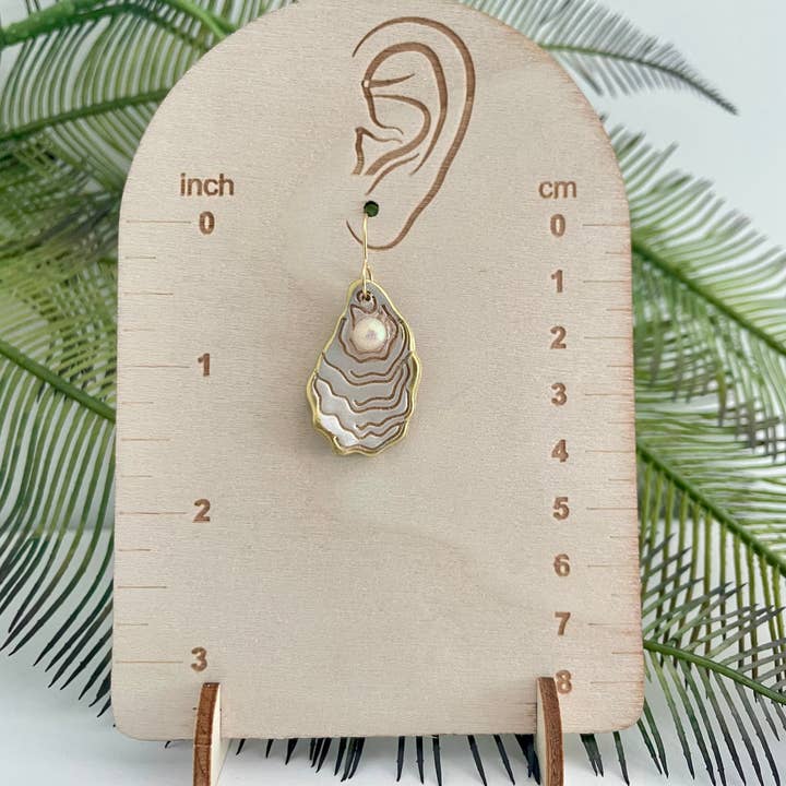 E & M Creative Design Co. - Wholesale Dangle Earrings - Salty Oyster & Pearl Earrings4