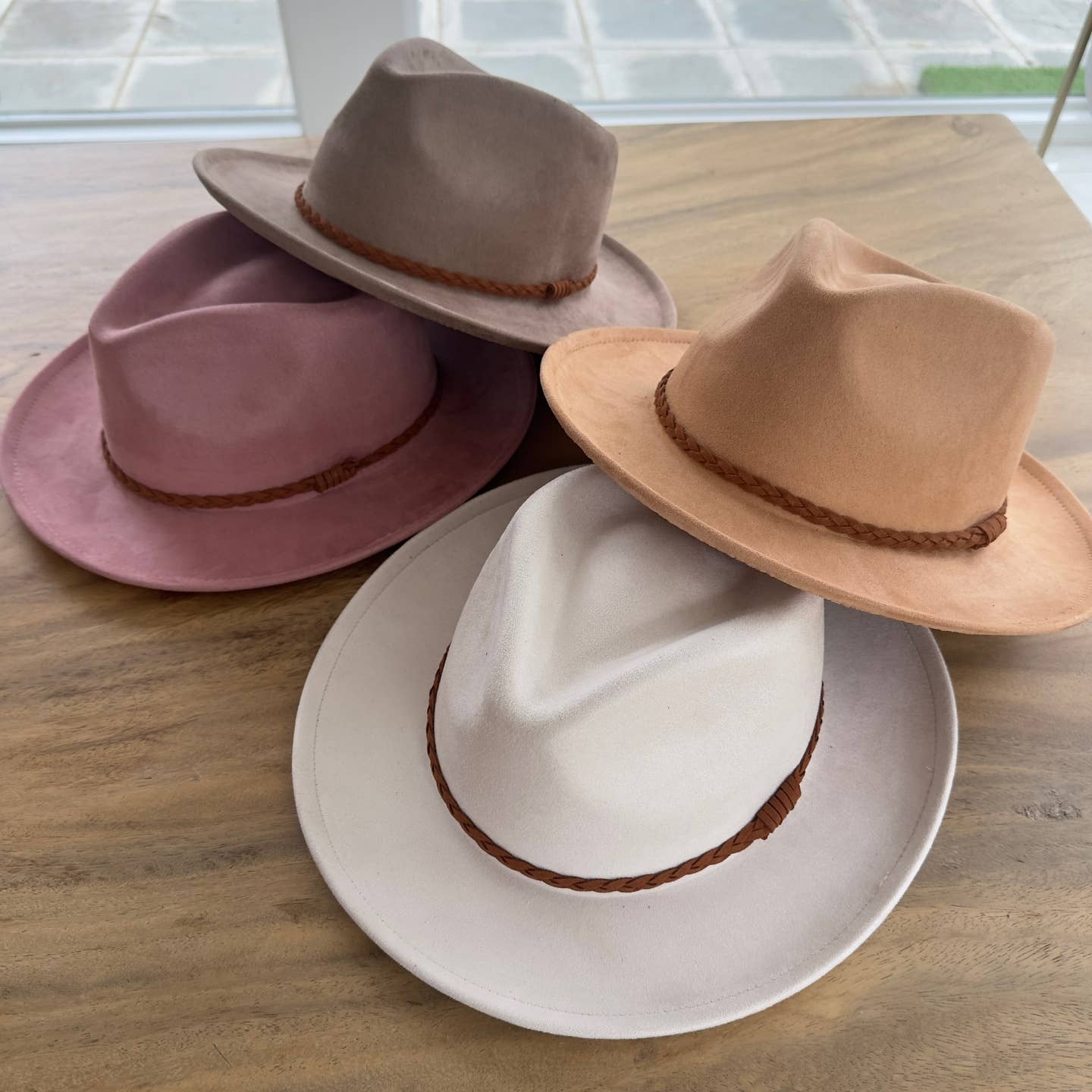 Queens INC - Wholesale Hat Accessory - Women's - Stiff Brim Rancher in  Suede Hat W/ Braided Suede Belt (Copy)15