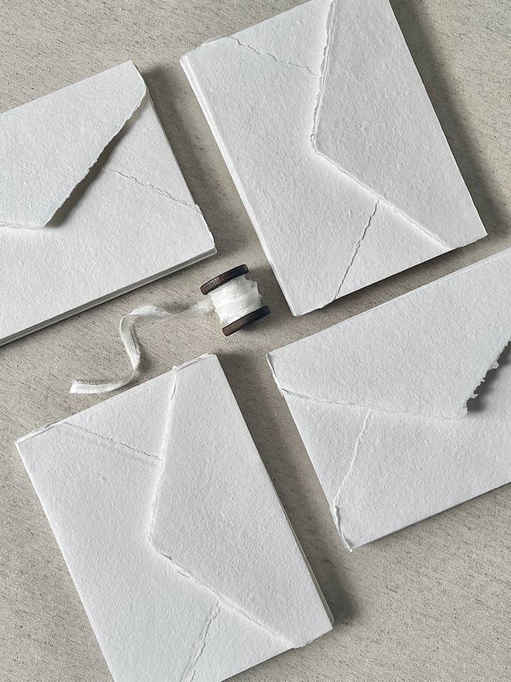 Handmade Cotton Envelop - ANTIQUE WHITE | Pack of 10 für den Großhandel von WHITE & BERRY Luxury Essentials