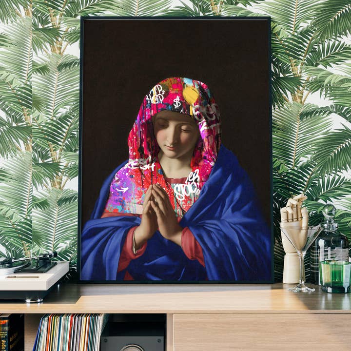 Impresión de Virgen María con Capucha y Grafiti para venta al por mayor de Ink & Drop