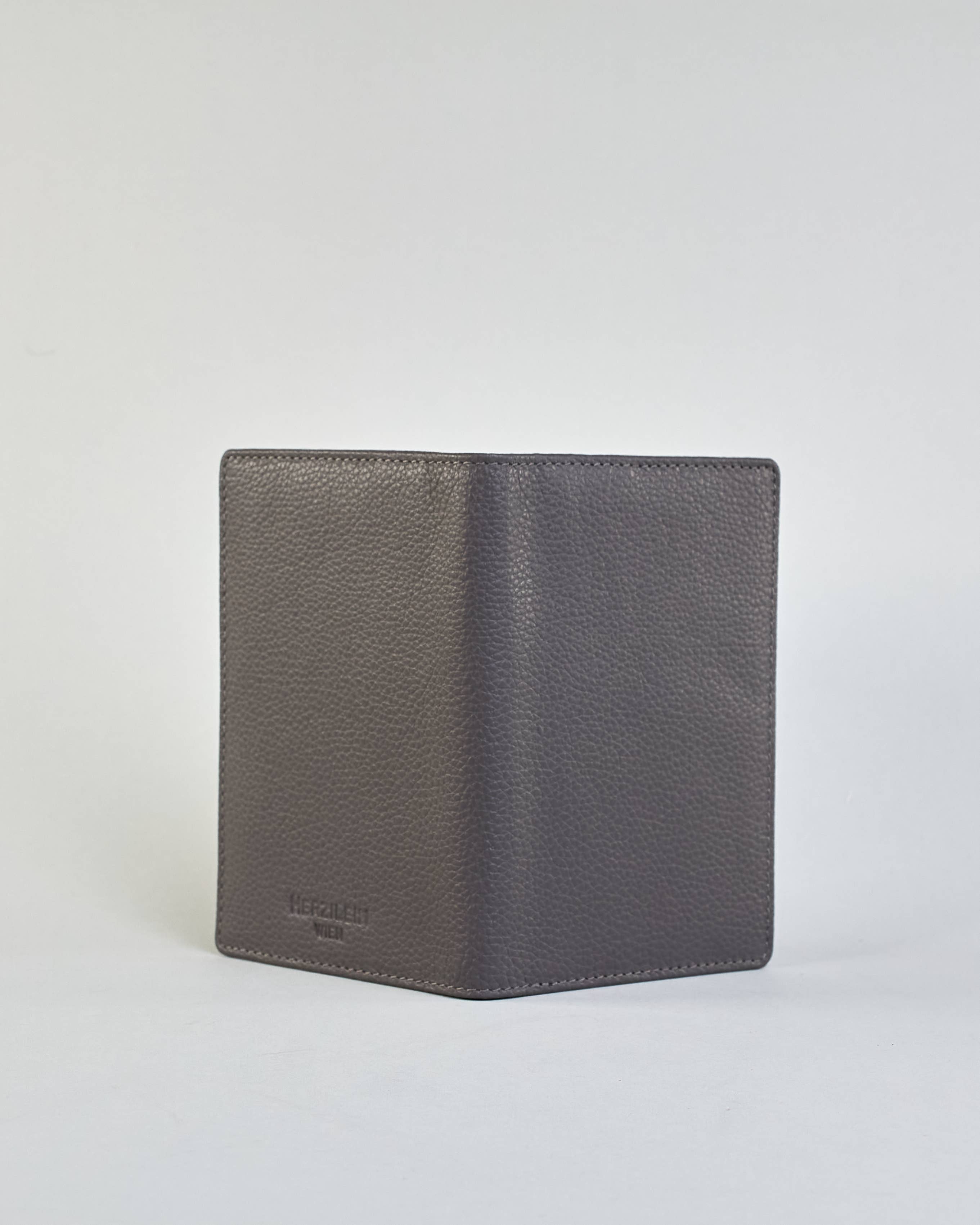 Herzilein-Wien GmbH - Wholesale Passport Case - Women's - Passhülle Leder 12