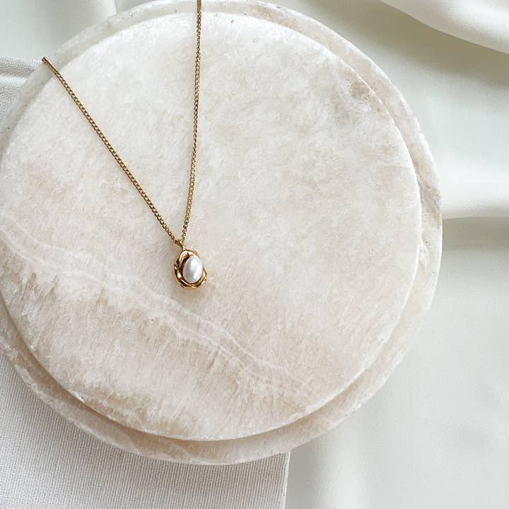 24th & Gold - Wholesale Pendant/Charm Necklace - Eileen Necklace