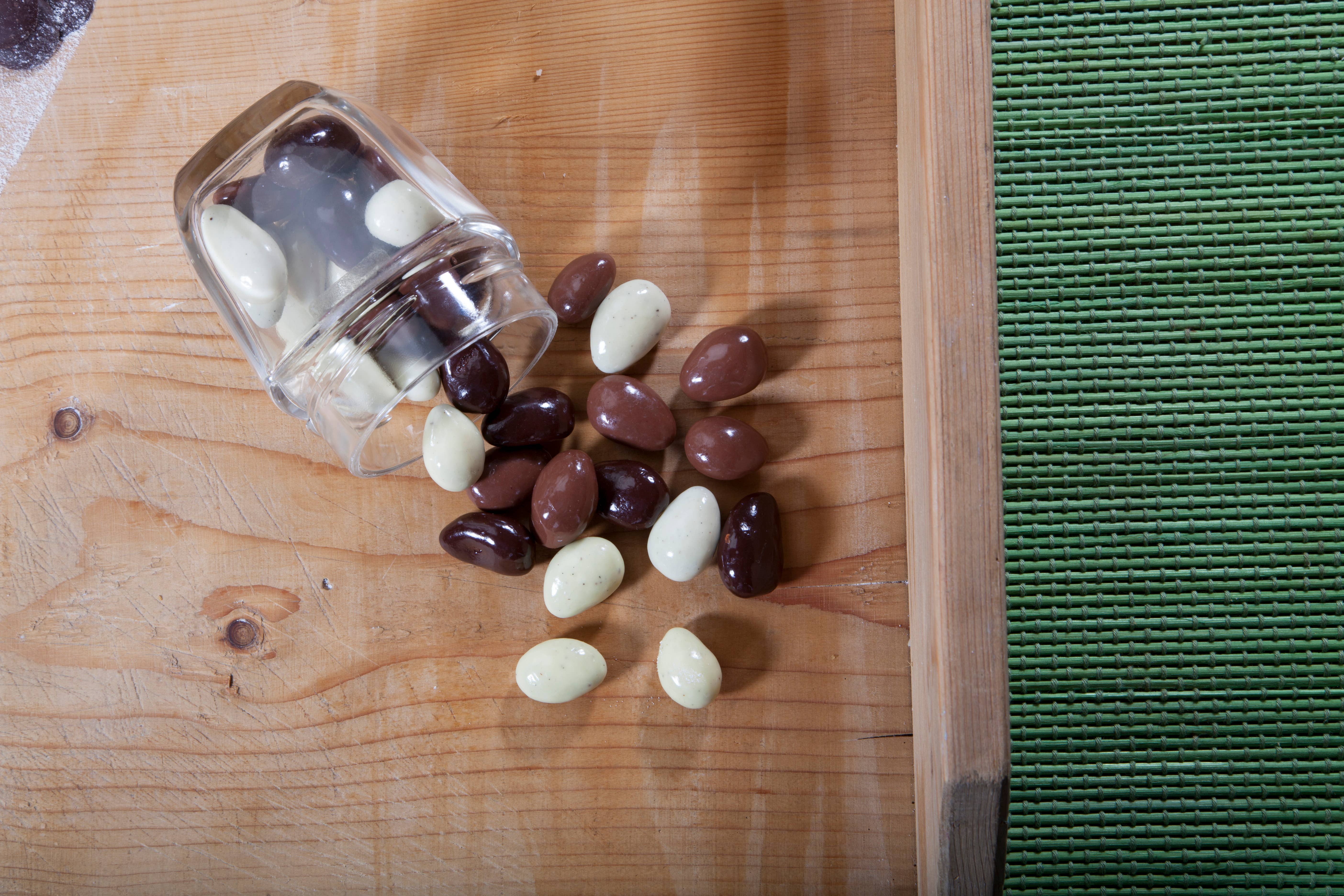 Le deliziose pasticceria sas Ti fa bene bio - Wholesale Chocolate Covered Sweets - Mandorelli Almonds covered in milk chocolate5