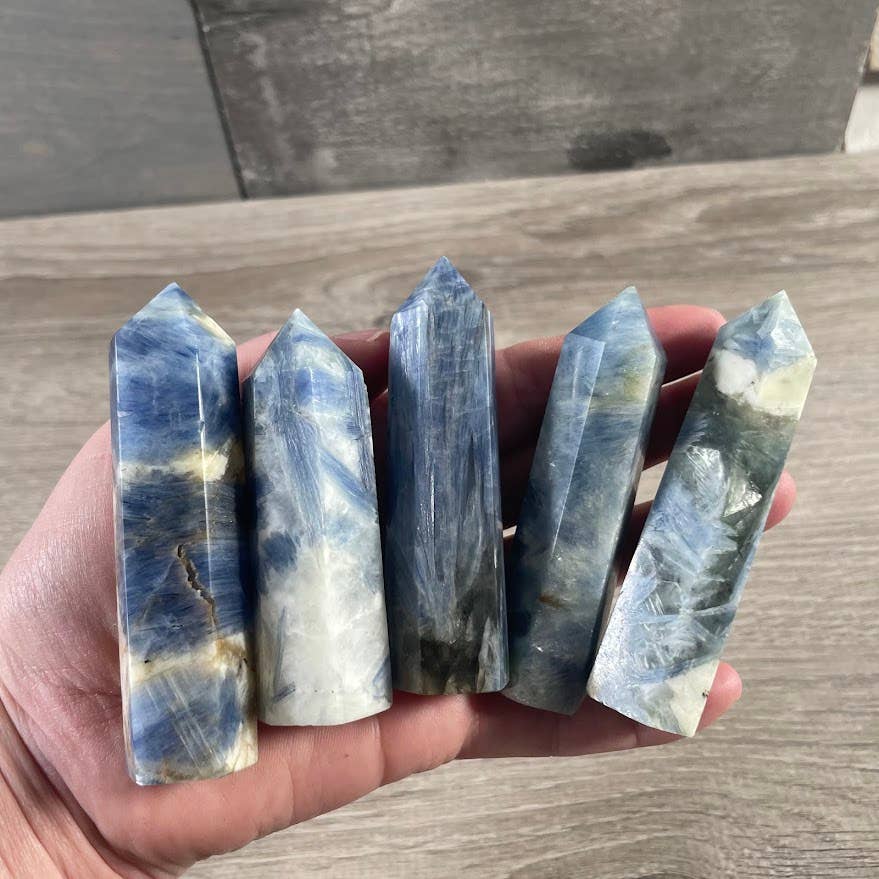 Keystone Crystals – wholesale Andlig sten/kristall – Gemstenskristall Obelisker 85–113 g | Grossist Kristalltorn Presentbutik43