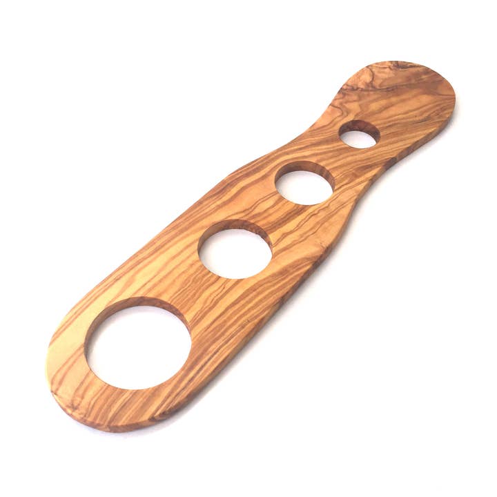 Spaghetti & noodle scoop spaghetti measure made from olive wood for wholesale by medina mood